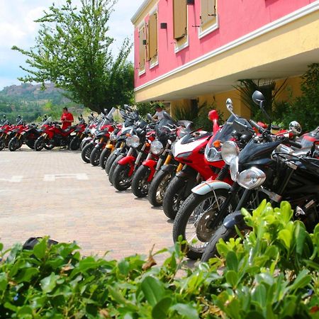 Hotel La Meridiana ウルビーノ エクステリア 写真