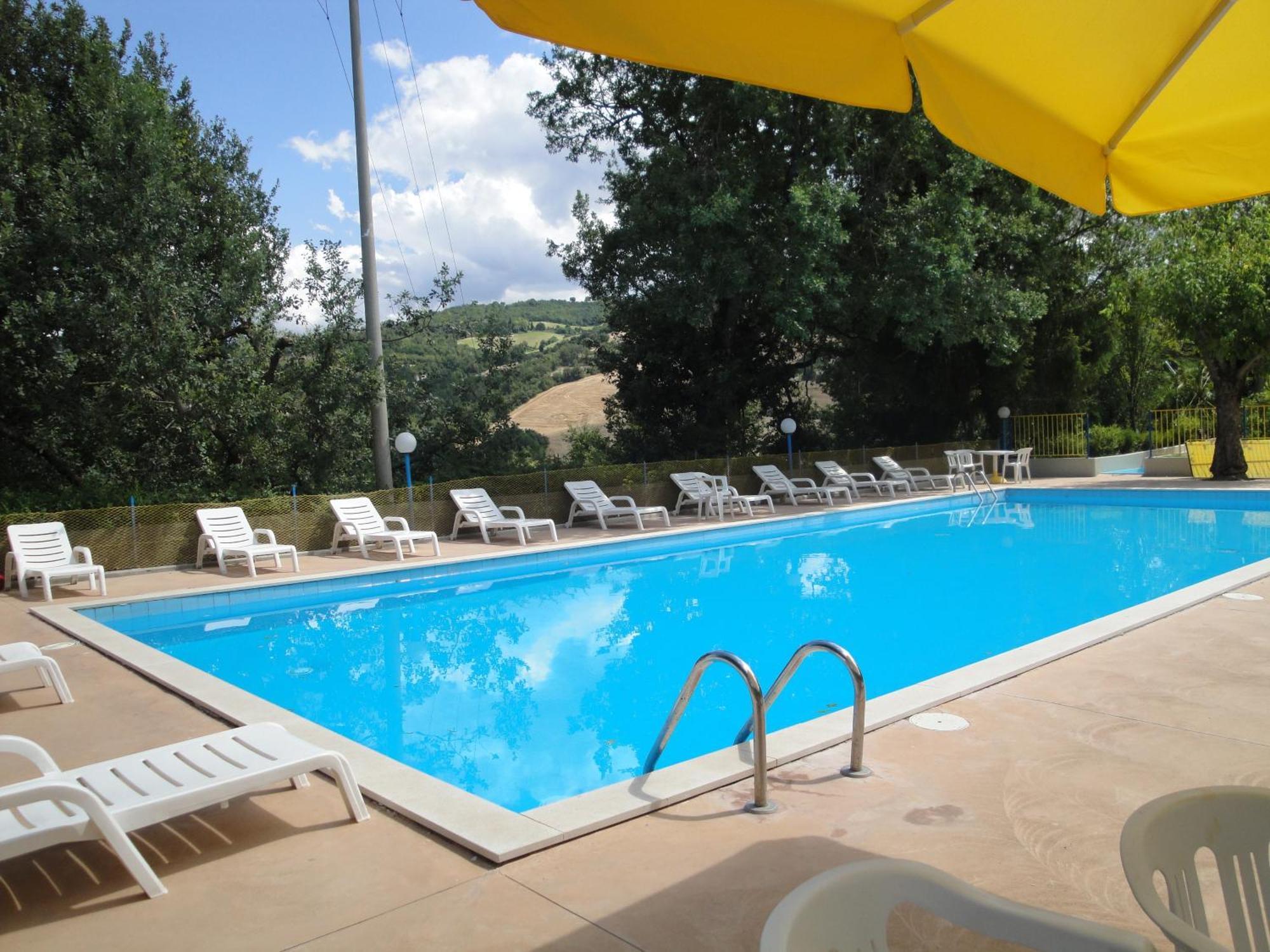 Hotel La Meridiana ウルビーノ エクステリア 写真