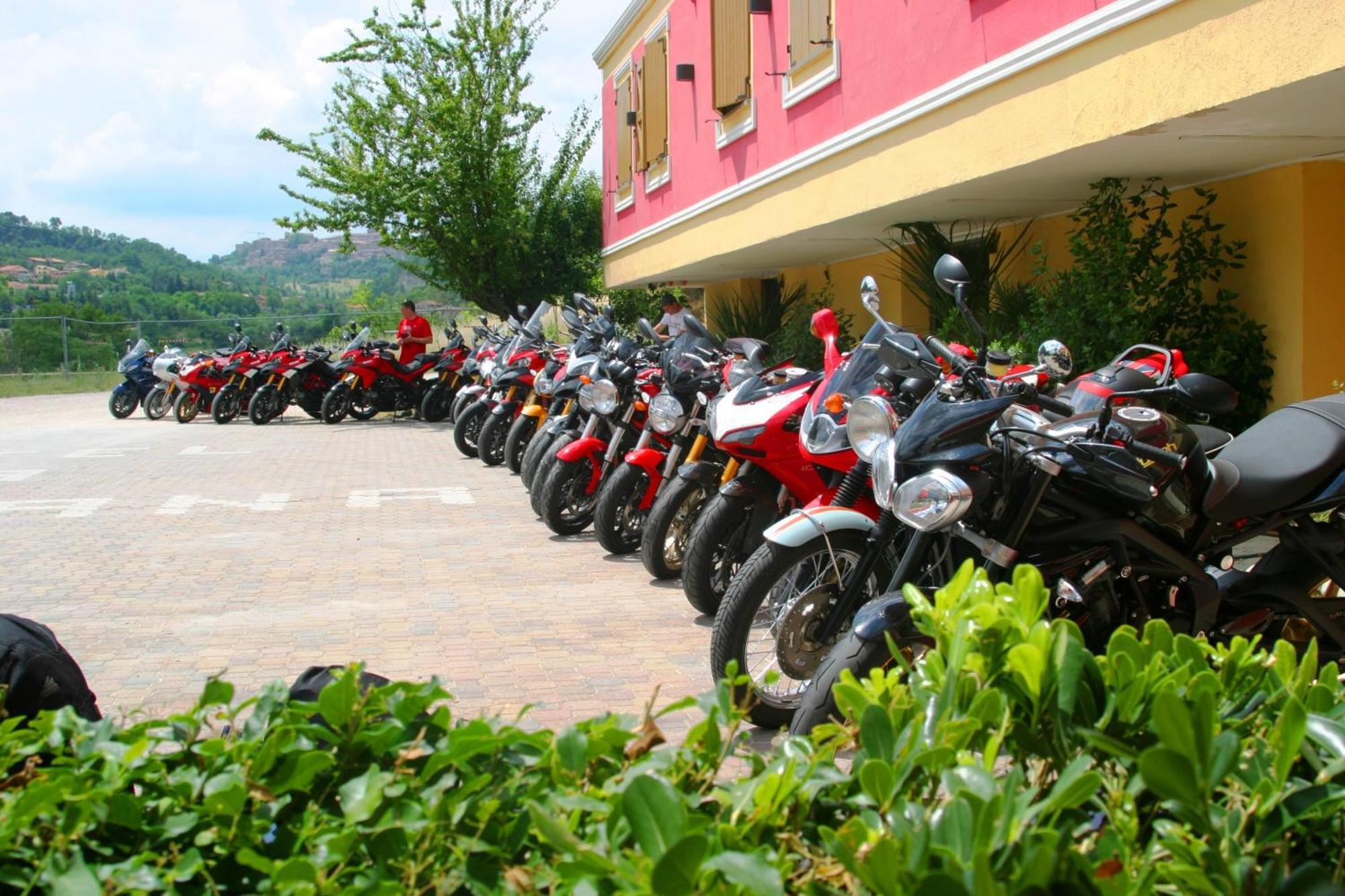 Hotel La Meridiana ウルビーノ エクステリア 写真