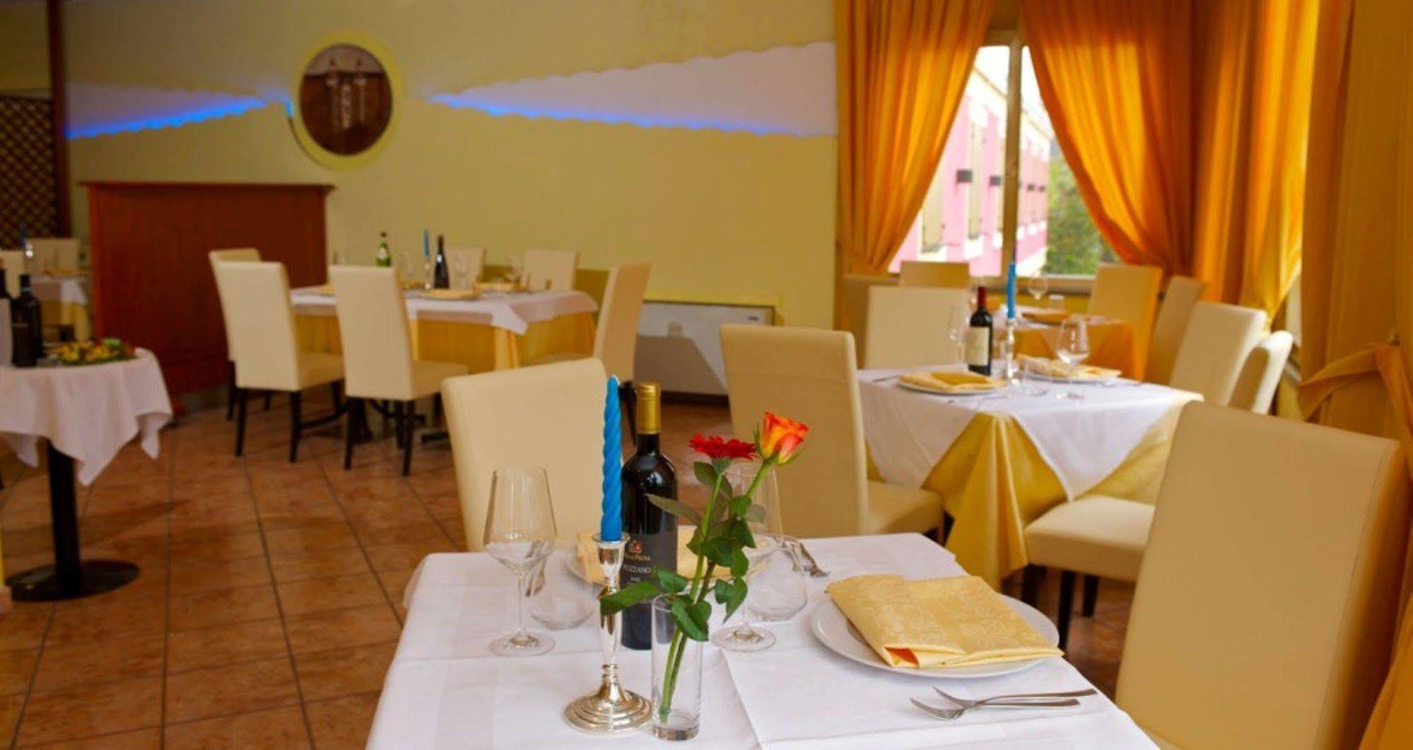 Hotel La Meridiana ウルビーノ エクステリア 写真